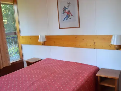 Un ou plusieurs lits dans un hébergement de l'établissement Appartement 3 pièces pour 7 pers., animaux admis, Arc 1800 - FR-1-411-698