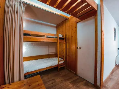 Un ou plusieurs lits dans un hébergement de l'établissement Appartement 2 pièces 6 pers. au cœur des Arcs 1800 avec Wifi - FR-1-411-712