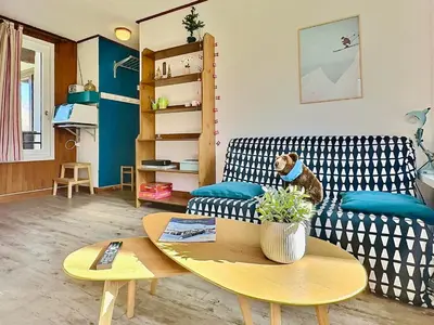 Coin salon dans l'établissement Beau 2 Pièces rénové, balcon, proche pistes, 4 pers - FR-1-411-727