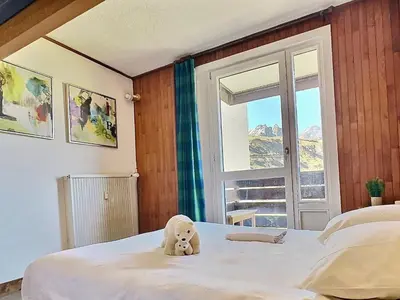 Un ou plusieurs lits dans un hébergement de l'établissement Beau 2 Pièces rénové, balcon, proche pistes, 4 pers - FR-1-411-727