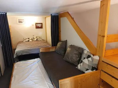 Un ou plusieurs lits dans un hébergement de l'établissement Duplex confortable pour 6 pers à Arc 1800 proche pistes - Animaux admis, Wifi - FR-1-411-734