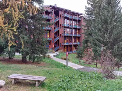 Jardin de l'établissement Duplex confortable pour 6 pers à Arc 1800 proche pistes - Animaux admis, Wifi - FR-1-411-734