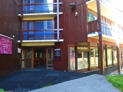 Façade ou entrée de l'établissement Appartement 2 pièces pour 5 au centre d'Arc 1800, pied des pistes, animaux admis - FR-1-411-785