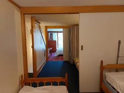 Un ou plusieurs lits dans un hébergement de l'établissement Duplex 6 pers à Arc 1800 avec Wifi, proche pistes - FR-1-411-798