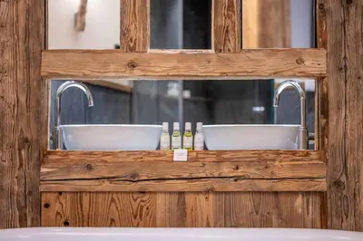 Salle de bains dans l'établissement Madame Vacances Chalet Inuit