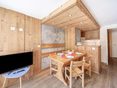 Télévision ou salle de divertissement dans l'établissement Studio Palafour - Le Lac-4 by Interhome