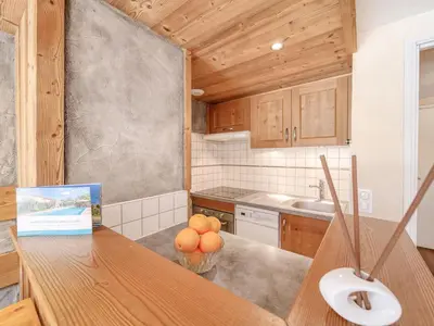 Cuisine ou kitchenette dans l'établissement Studio Palafour - Le Lac-4 by Interhome