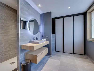 Salle de bains dans l'établissement Appartement moderne au cœur de Tignes, idéal pour 7 personnes avec wifi inclus - FR-1-641-2