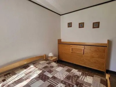 Un ou plusieurs lits dans un hébergement de l'établissement T2 Sud/Ouest avec Wifi à Tignes, 5 couchages, vue montagne - FR-1-449-185