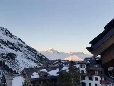 Vue générale sur la montagne ou vue sur la montagne depuis l'appartement
