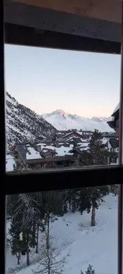 Vue générale sur la montagne ou vue sur la montagne depuis l'appartement