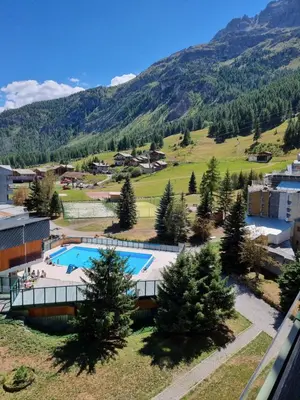 Piscine de l'établissement Appartement au pied des pistes ou située à proximité