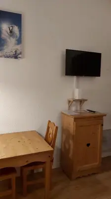 Télévision ou salle de divertissement dans l'établissement studio