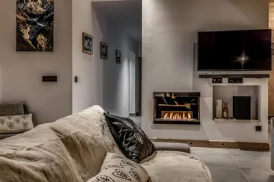 Télévision ou salle de divertissement dans l'établissement Résidence Les Terrasses De La Vanoise - 7 pièces duplex 14 personnes 5 MAE-9204