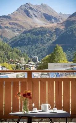 Vue générale sur la montagne ou vue sur la montagne depuis l'appart'hôtel