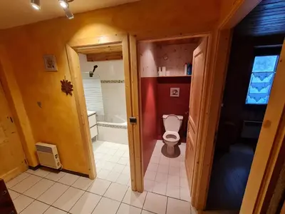 Salle de bains dans l'établissement Chez Pépino