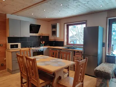 Cuisine ou kitchenette dans l'établissement l'appartement montagnard d'Estelle 4-6 personnes