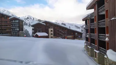 L'établissement PARADISKI-BELLE PLAGNE, Altitude 2050m, APPART skis aux pieds 4 personnes en hiver