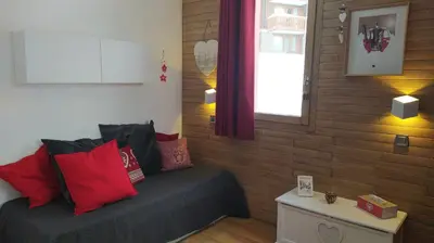 Coin salon dans l'établissement PARADISKI-BELLE PLAGNE, Altitude 2050m, APPART skis aux pieds 4 personnes
