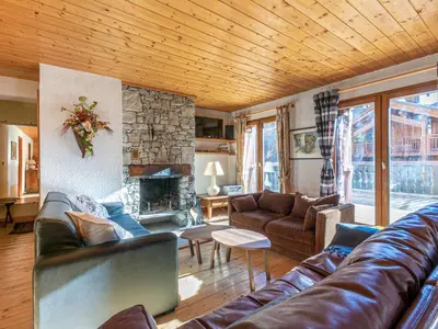 Coin salon dans l'établissement Appartement familial à Val-d'Isère - 5 personnes - WIFI - FR-1-519-33