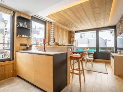 Cuisine ou kitchenette dans l'établissement Apartment Les Grandes Platières - Val Claret-28 by Interhome