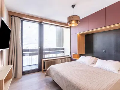 Un ou plusieurs lits dans un hébergement de l'établissement Apartment Les Hauts du Val Claret - Val Claret-23 by Interhome