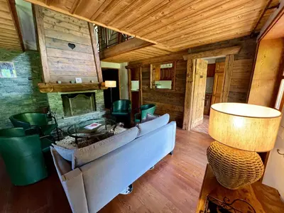 Coin salon dans l'établissement Chalet Altus