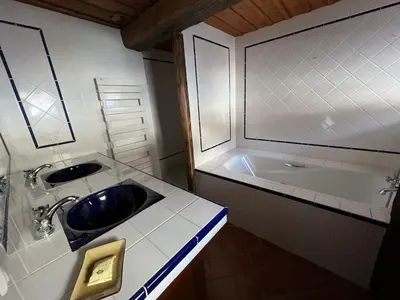 Salle de bains dans l'établissement Chalet Altus