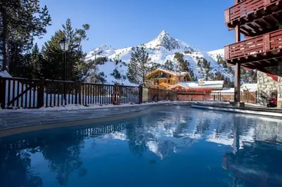 Vue générale sur la montagne ou vue sur la montagne depuis l'appartement