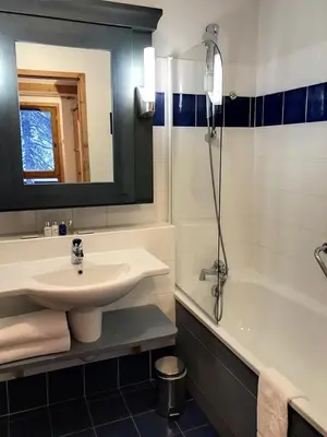 Salle de bains dans l'établissement Superbe Appartement 6 personnes Ski-in Ski-out Arc 1950
