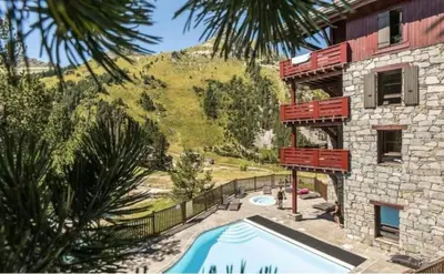 Piscine de l'établissement Superbe Appartement 6 personnes Ski-in Ski-out Arc 1950 ou située à proximité