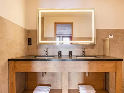 Salle de bains dans l'établissement Luxurious chalet in the heart of Vanoise