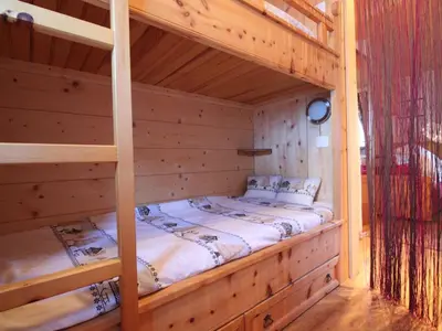 Un ou plusieurs lits dans un hébergement de l'établissement Studio accueillant 4 pers. proche centre Champagny - FR-1-464-196
