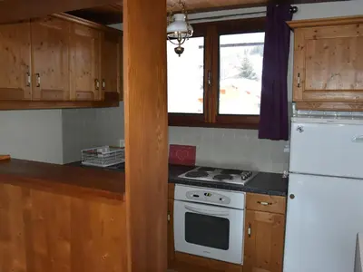 Cuisine ou kitchenette dans l'établissement Appartement 3 pièces, 6 pers., proche centre et pistes - FR-1-464-197