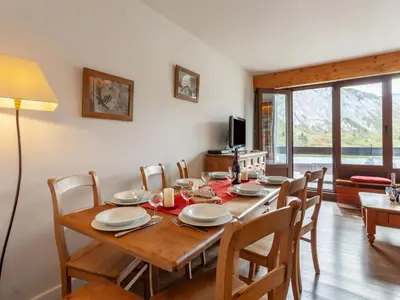 Coin salon dans l'établissement Apartment Le Bec Rouge - Le Lac-8 by Interhome