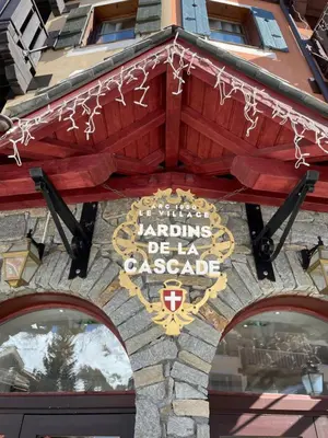 Certificat, récompense, panneau ou autre document affiché dans l'établissement Arc 1950 - Appt 2CH - 6 pers - Rés 5* luxe - Piscine, sauna, hamman, jacuzzi - Classé 5 cristaux Paradiski