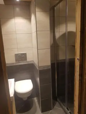 Salle de bains dans l'établissement Le Slalom