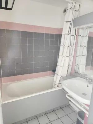 Salle de bains dans l'établissement Résidences quartier Charmettoger - maeva Home - Studio + coin cabine 4 personnes - Confort MAE-0807