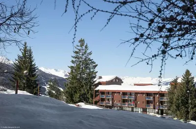 Vue générale sur la montagne ou vue sur la montagne depuis l'appartement