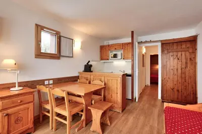 Cuisine ou kitchenette dans l'établissement Résidences quartier Charmettoger - maeva Home - 2 Pièces 5 Personnes Sélection MAE-3657