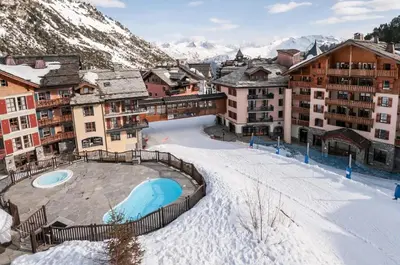 Vue générale sur la montagne ou vue sur la montagne depuis l'appartement