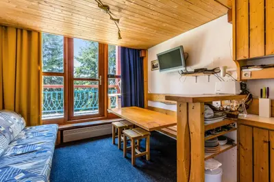 Cuisine ou kitchenette dans l'établissement Résidences quartier Charmettoger - maeva Home - 2 Pièces 6 Personnes Budget MAE-3506