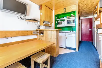 Cuisine ou kitchenette dans l'établissement Résidences quartier Charmettoger - maeva Home - 2 Pièces 6 Personnes Budget MAE-3506
