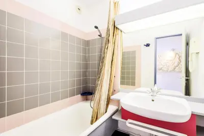 Salle de bains dans l'établissement Résidences quartier Charmettoger - maeva Home - Appartement 3 pièces 6 personnes - Budget MAE-4507