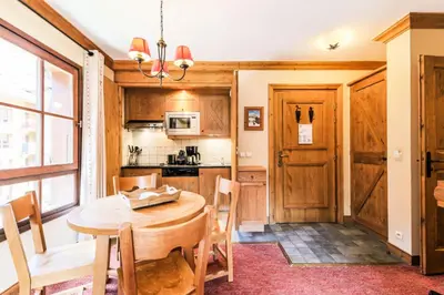 Cuisine ou kitchenette dans l'établissement Résidence Les Arcs 1950 Le Village - maeva Home - Appartement 2 pièces 4 personnes Sélection MAE-4064
