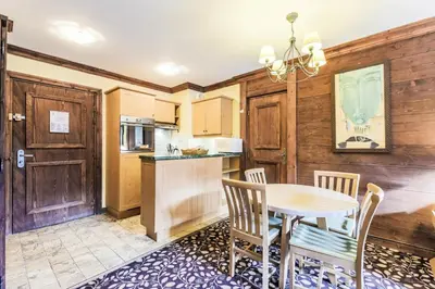 Cuisine ou kitchenette dans l'établissement Résidence Les Arcs 1950 Le Village - maeva Home - Appartement 2 Pièces 4 Personnes - Sélection MAE-5479