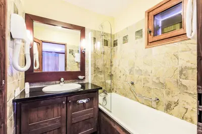 Salle de bains dans l'établissement Résidence Les Arcs 1950 Le Village - maeva Home - Appartement 3 Pièces 6 Personnes - Sélection MAE-5480