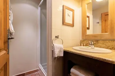 Salle de bains dans l'établissement Résidence Les Arcs 1950 Le Village - maeva Home - Appartement 3 Pièces 6 Personnes - Sélection MAE-7310