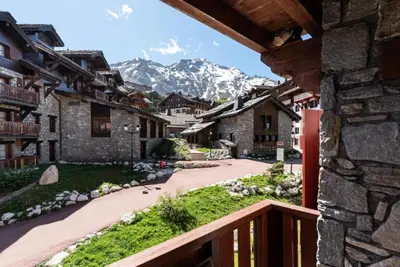 Vue générale sur la montagne ou vue sur la montagne depuis l'appartement