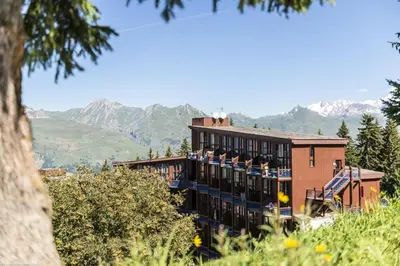 Vue générale sur la montagne ou vue sur la montagne depuis l'appartement